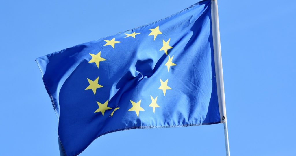 Die EU-Flagge als Symbolbild für das Digitale-Märkte-Gesetz