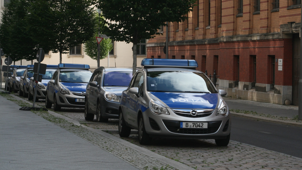 ASOG: Polizeiautos in Berlin