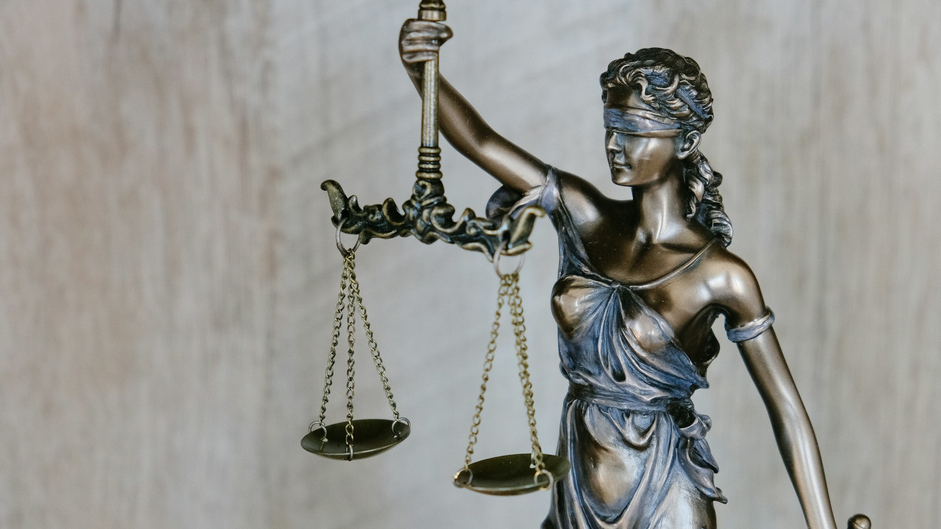 Die Justitia als Symbolbild für die Schöffenwahl
